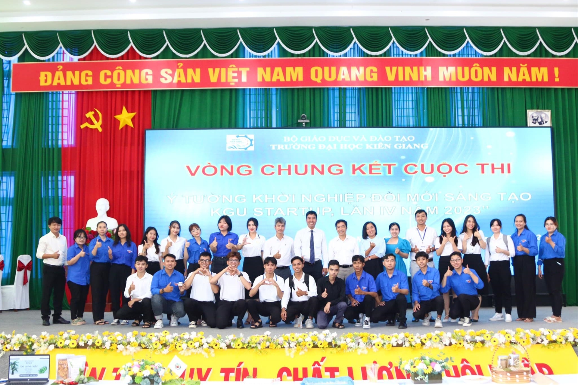 chuối xanh lắc trứng muối Odette